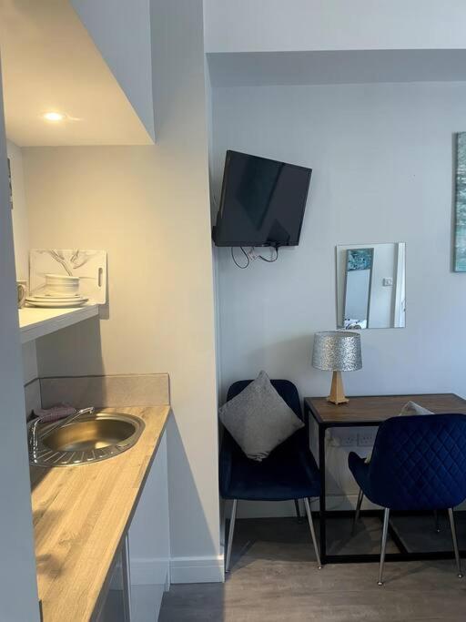 The Snug - Centre Apartment *
